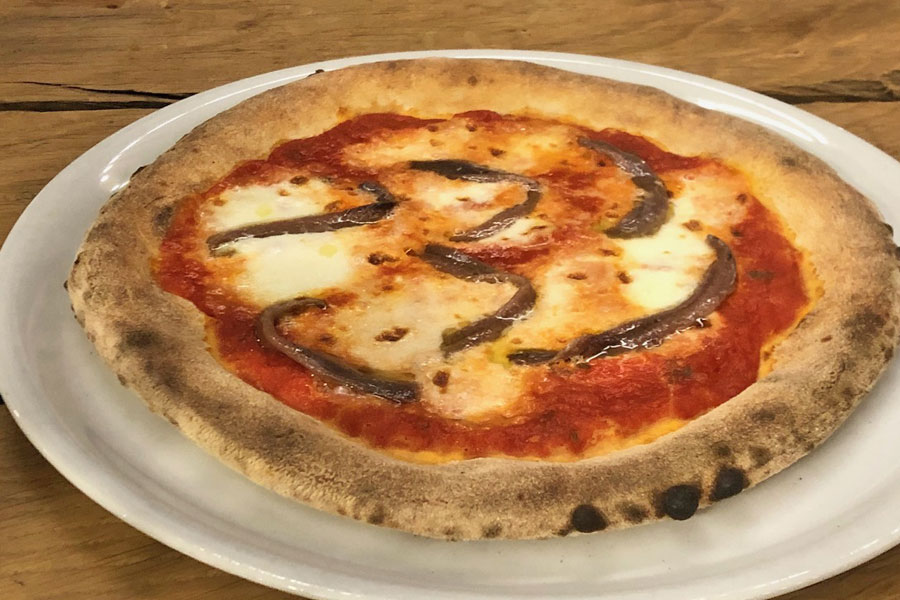 Ristorante Da Giovannino pizza gourmet acciughe del Cantabrico